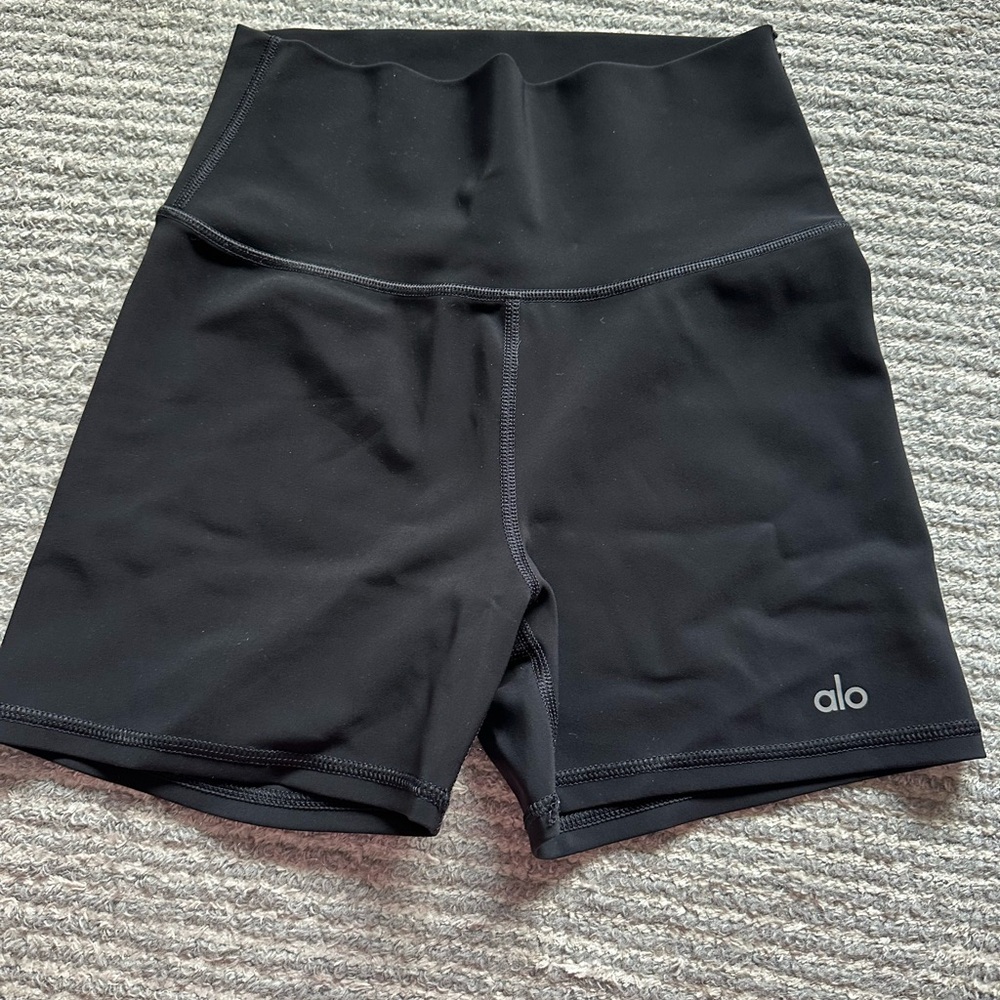 ALO Yoga Women's Black Bike Shorts